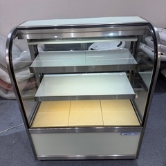大穂製作所（OHO）製の対面冷蔵ショーケースの画像