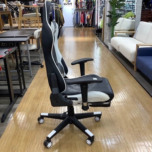 【人気のゲーミングチェア！】GXTRACE ゲーミングチェア入荷しました！