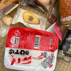 パイナップル缶　油　酒　雑貨　ボビーブラウンブラシ等の画像