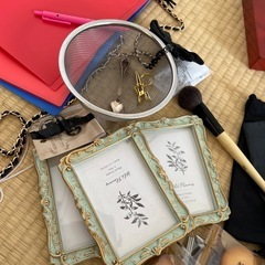 パイナップル缶　油　酒　雑貨　ボビーブラウンブラシ等の画像