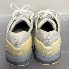 アンダーアーマー ランニングシューズの画像