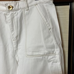 ホワイトワイドパンツの画像
