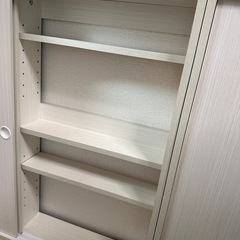 カウンター下収納の画像