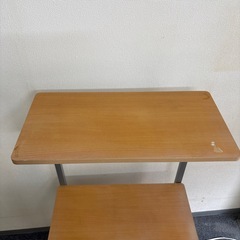 パソコンデスクの画像