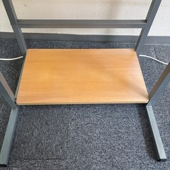 パソコンデスクの画像