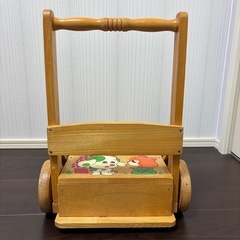 
現役　昭和レトロの手押し車の画像