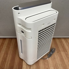 シャープ 加湿空気清浄機 KC-F70-W 2020製の画像