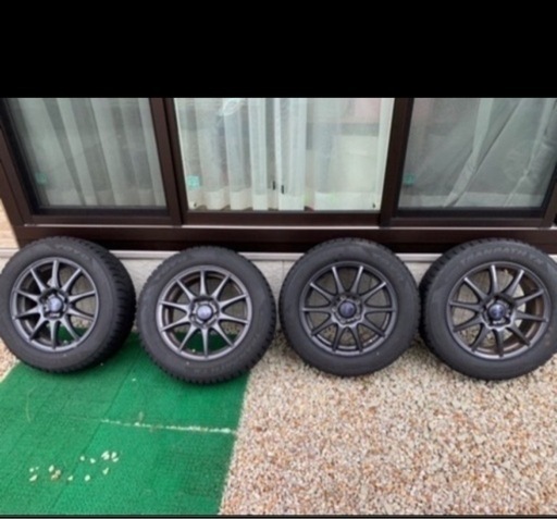 【美品】スタッドレスタイヤ4本 90系VOXY トーヨータイヤ　205/60/R16