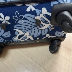 Hula Hawaii キャリーケース　ブルー　4輪　地域限定無料配送の画像