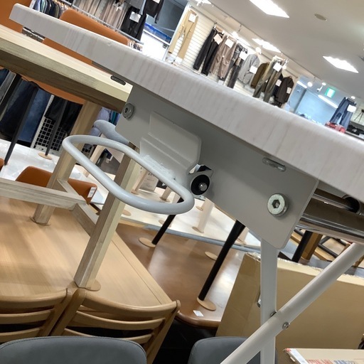 【軽トラ貸し出し無料！配送可！】リフティングテーブル　入荷しました！