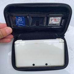 ニンテンドー3DS ホワイトの画像