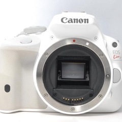 CANON EOS Kiss X7✨人気カラーホワイト✨ダブルレンズの画像