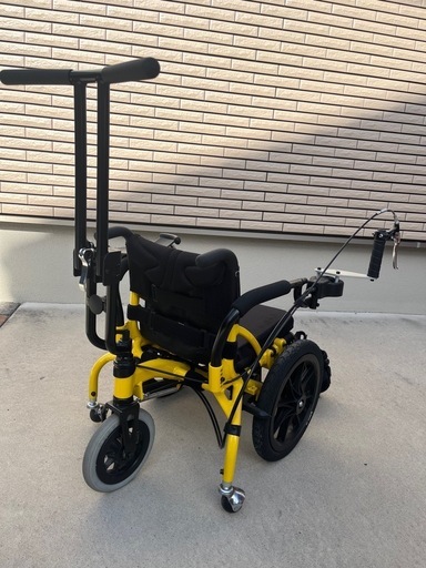 車椅子　コギー　足漕ぎ車椅子