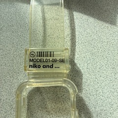 Apple WatchSE用ケース付きバンドの画像