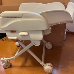 コンビ　ハイローチェア　手動の画像