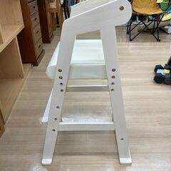 A-537★ジモティ割引あり★【リユースのサカイ野々市店】キッズチェア 白 ※クリーニング済みの画像