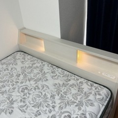 【引取早い方優先】セミダブル　ベッドマットレスセットの画像