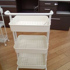 ★リユースのサカイつくば店★TK7239  キャスター付きワゴン ホワイト H86×D34×W42 クリーニング済みの画像
