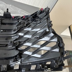 ヴォクシー 90系　グリル　VOXY 53112-V1040の画像