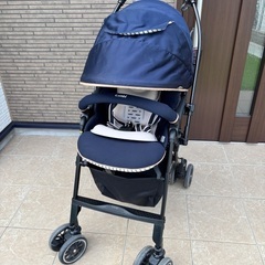 コンビ　ベビーカーの画像