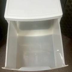 キャスター付き　衣類収納チェスト　衣装ケース　クローゼット　押入れ　ホワイトの画像