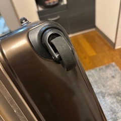 【引取早い方優先】スーツケース　破損ありの画像