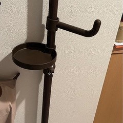 突っ張りポールハンガー トレイ付きの画像