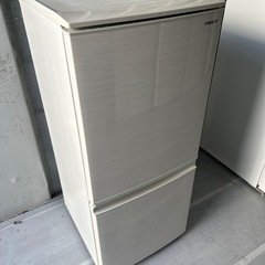 SHARP単身用冷蔵庫の画像