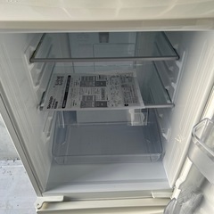 SHARP単身用冷蔵庫の画像