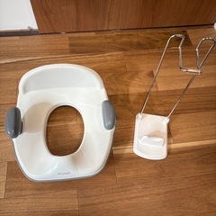 補助便座 Richell スタンド付き リッチェル
の画像