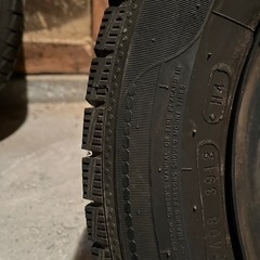 スタッドレスタイヤの画像