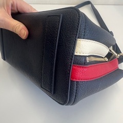 ショルダーバック(トミーフィルガー)の画像