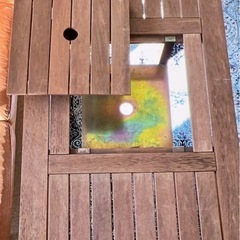 木目テーブルの画像