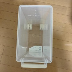 イノマタ化学 袋ごと 米びつ 5kg (キャスター付)の画像