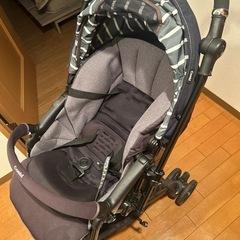 コンビ　ベビーカーの画像