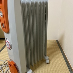 Electric Oil-filled Heater デロンギ オイルヒーター 型式番号： H770812EFSN-ORの画像