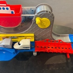 お風呂でミニカーの画像