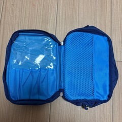 組曲　ポーチ　KUMIKYOKU FAM. 化粧ポーチ　ポリエステル　ネイビーの画像