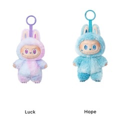 ポップマートの正規品ラブブの画像