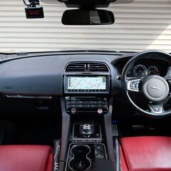 検査8年10月Fペイス 35t Rスポーツ 340PSV6スーチャー/マットブラックラッピング/パノラマルーフ/全方位カメラ/赤・黒レザー/10.2インチナビの画像