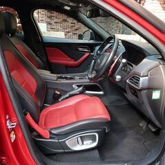 検査8年10月Fペイス 35t Rスポーツ 340PSV6スーチャー/マットブラックラッピング/パノラマルーフ/全方位カメラ/赤・黒レザー/10.2インチナビの画像