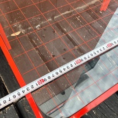 レトロポップ ガラステーブル 平成 昭和 机 赤の画像