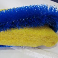 💗新品💗タイヤ・ホイール洗浄ブラシ💗グッドイヤー製　握りやすく使いやすいデザインですの画像