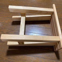 木製の台の画像