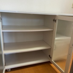 受け渡し先決定食器棚の画像