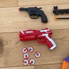無料　戦いごっこ　おもちゃ　銃　弓　剣の画像