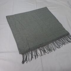 ( E-7 )UNIQLO ユニクロ ヒートテックマフラー グレー 中古の画像