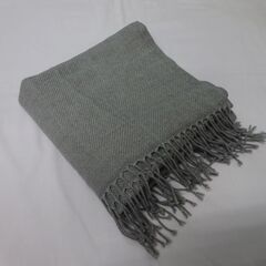 ( E-7 )UNIQLO ユニクロ ヒートテックマフラー グレー 中古の画像