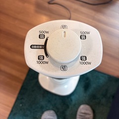 HITACHI 首振り付き電気ヒーター の画像