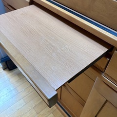 大型食器棚の画像